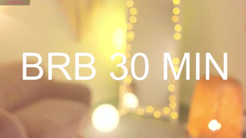 Snapshot of ashhasmy chatting on 03.08.25 Ash online show from 03.08.25