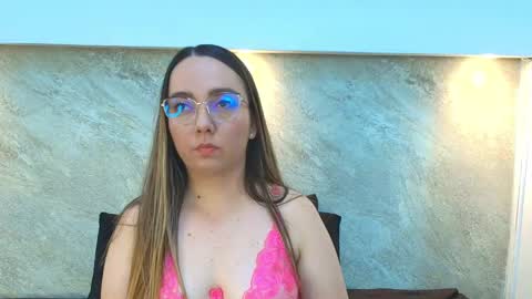 Snapshot of ashkey_bennet chatting on 10.15.25 Asley Bennet online show from 10.15.25