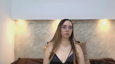 Snapshot of ashkey_bennet chatting on 11.23.25 Asley Bennet online show from 11.23.25