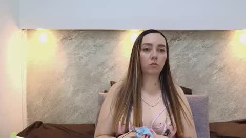 Snapshot of ashkey_bennet chatting on 11.25.25 Asley Bennet online show from 11.25.25