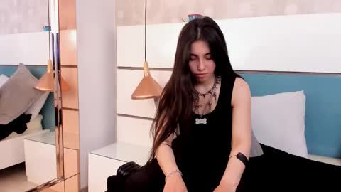 Ashkoreh online show from 10.18.25