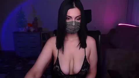   Yasmina   online show from 01.06.25