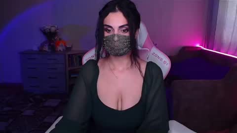   Yasmina   online show from 02.18.25