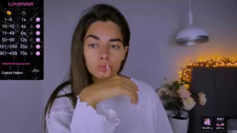 Snapshot of ashley__jess chatting on 06.19.26 Ashley online show from 06.19.26