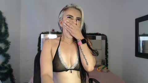 ashley__tylor online show from 01.04.25