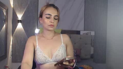 ashley__tylor online show from 10.22.25
