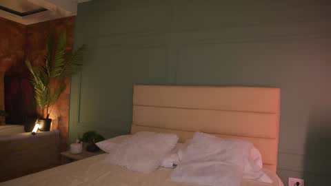 Snapshot of ashley_jones9 chatting on 11.15.25 Jessie 40off soy jessie1 online show from 11.15.25