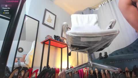 ashley_leon_ online show from 11.30.25