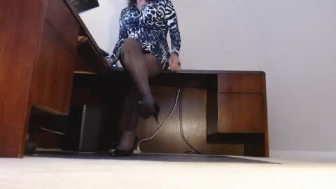 Snapshot of ashleyaki2000 chatting on 10.09.25 Ashley Ann online show from 10.09.25