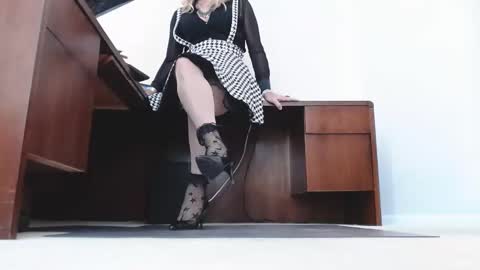 Snapshot of ashleyaki2000 chatting on 11.17.25 Ashley Ann online show from 11.17.25