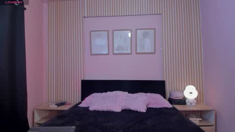 ashleycooper_2 online show from 11.13.25