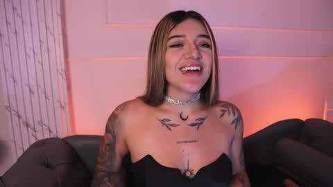 Ashley Lauren online show from 02.15.25