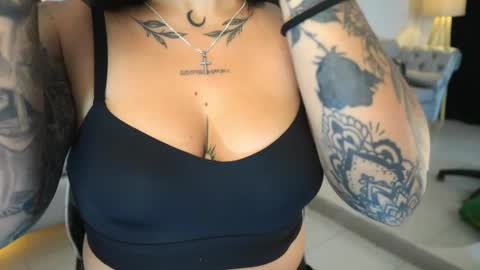 Ashley Lauren online show from 04.10.26