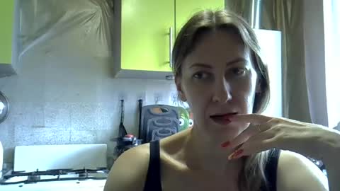 Snapshot of ashleyxhoney chatting on 06.24.26 AshleyXHoney online show from 06.24.26