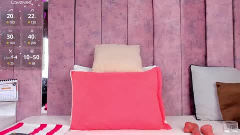 Snapshot of ashlie_robertss chatting on 02.10.25 Ashlie online show from 02.10.25