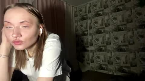 Snapshot of ashliitaliano chatting on 04.01.26 Lily online show from 04.01.26