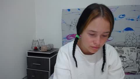 Snapshot of ashly_93 chatting on 02.03.25 engel online show from 02.03.25