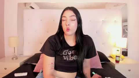 Snapshot of ashly_bloom chatting on 07.04.26 Ashly online show from 07.04.26