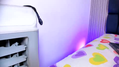 ashlybenison online show from 01.24.25