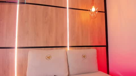 ashlyn online show from 10.15.25