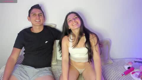 Snapshot of ashton_27 chatting on 01.21.25 Ashton and Sophia lov online show from 01.21.25