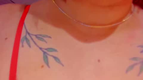 Snapshot of asian_diana69 chatting on 12.22.24 diane online show from 12.22.24