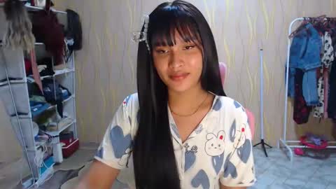 Snapshot of asian_glamm chatting on 12.14.25 ANITA online show from 12.14.25