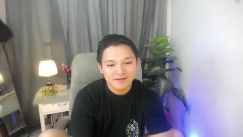 Snapshot of asian_handsomexx chatting on 11.19.25 asian_handsomexx online show from 11.19.25