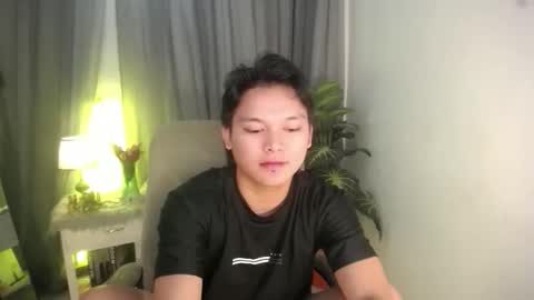 Snapshot of asian_handsomexx chatting on 11.24.25 asian_handsomexx online show from 11.24.25