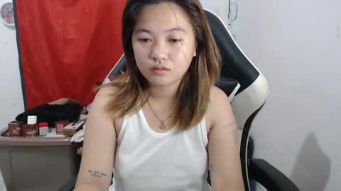 Snapshot of asian_honey69 chatting on 12.02.25 bb girl online show from 12.02.25