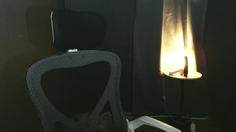 Snapshot of asian_hunk_moreno chatting on 06.18.26 Yuri online show from 06.18.26