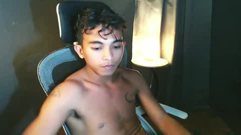 Snapshot of asian_hunk_moreno chatting on 06.23.26 Yuri online show from 06.23.26