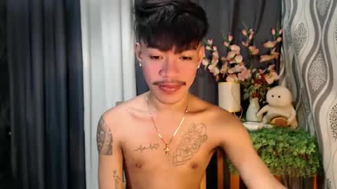 Snapshot of asian_kimxxx chatting on 10.13.25 don online show from 10.13.25