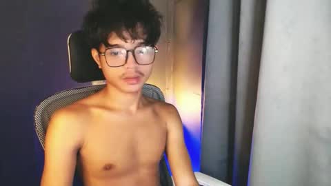 Snapshot of asian_mjxx chatting on 05.19.26 cCALL ME MJ online show from 05.19.26