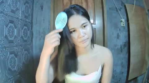 Nova Mae online show from 04.08.26