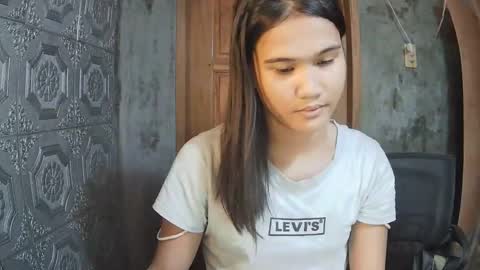 Nova Mae online show from 04.09.26