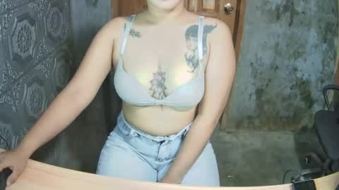 Nova Mae online show from 04.15.26