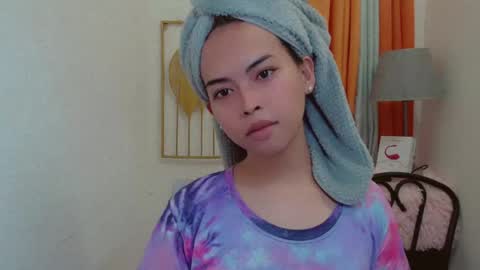 Snapshot of asian_pinay_oldlover chatting on 06.25.26 Angel online show from 06.25.26