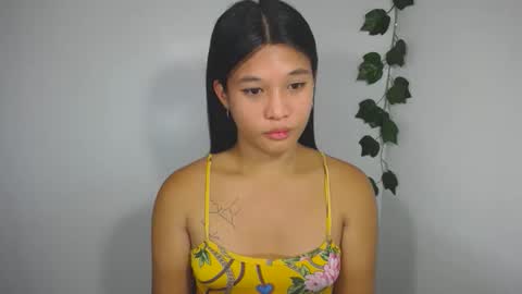 Snapshot of asian_yannie chatting on 02.15.26 Yan online show from 02.15.26