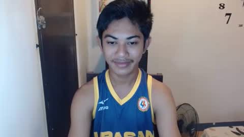 Snapshot of asiancockhero22 chatting on 12.31.24 HERO online show from 12.31.24