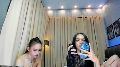 Snapshot of asianhugecockcindy chatting on 12.18.24 asianhugecockcindy online show from 12.18.24