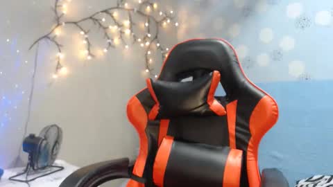 Snapshot of asianindulgent chatting on 11.16.25 AMARA online show from 11.16.25