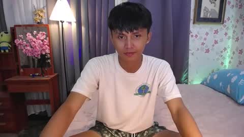 Snapshot of asiansmokeyxx chatting on 01.28.25 prince online show from 01.28.25