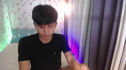 Snapshot of asiansmokeyxx chatting on 10.22.25 prince online show from 10.22.25