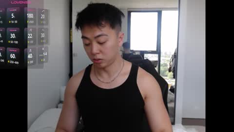 Snapshot of asiantwink_ chatting on 11.10.25 asiantwink online show from 11.10.25