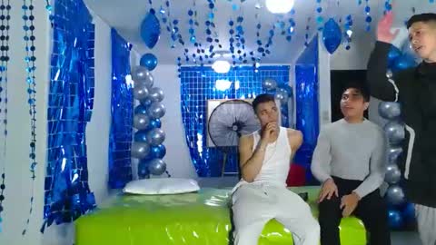 THOMAS AND DAMIAND online show from 02.07.25