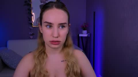 Snapshot of asol_muah chatting on 12.20.25 Asol online show from 12.20.25