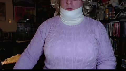 Snapshot of aspen_vale chatting on 12.02.24 Aspen Vale online show from 12.02.24