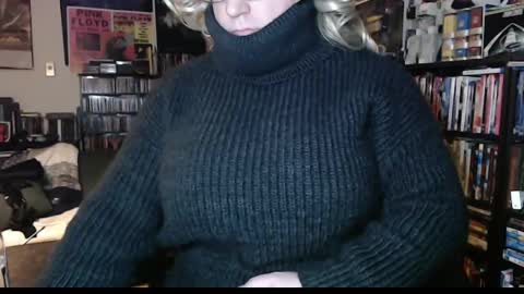 Snapshot of aspen_vale chatting on 12.05.24 Aspen Vale online show from 12.05.24