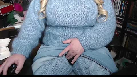 Snapshot of aspen_vale chatting on 02.10.25 Aspen Vale online show from 02.10.25